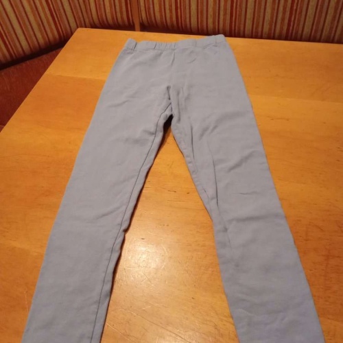 Sehr schöne Hose von H&M in gr. 140 abzugeben