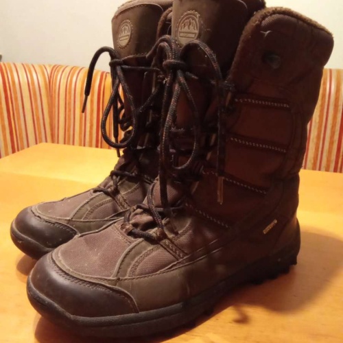 Sehr schöne Winter Stiefel von Adventuridge in gr. 39 abzugeben.