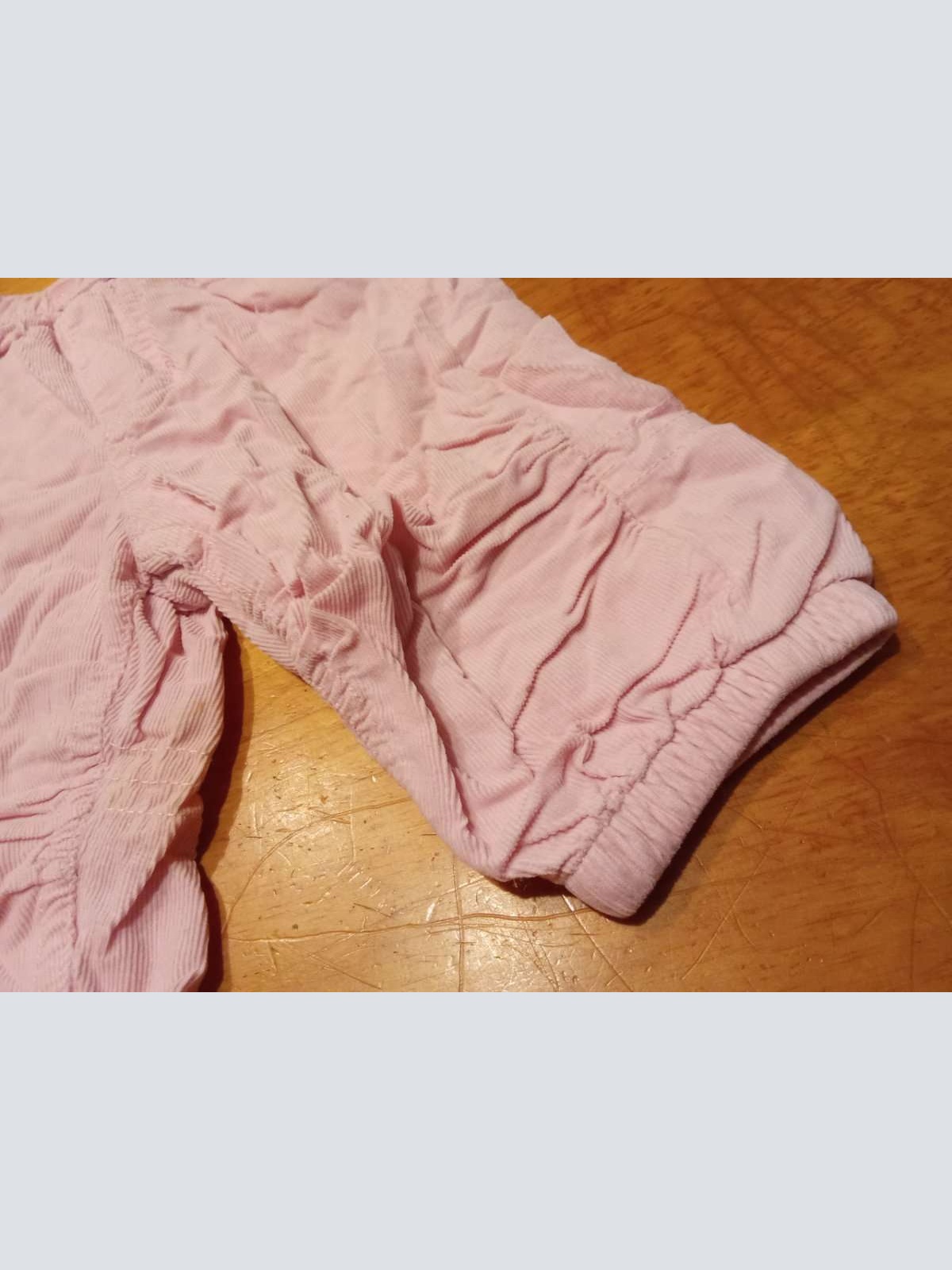 Sehr schöne Cord Hose von NKD in gr. 68 abzugeben.