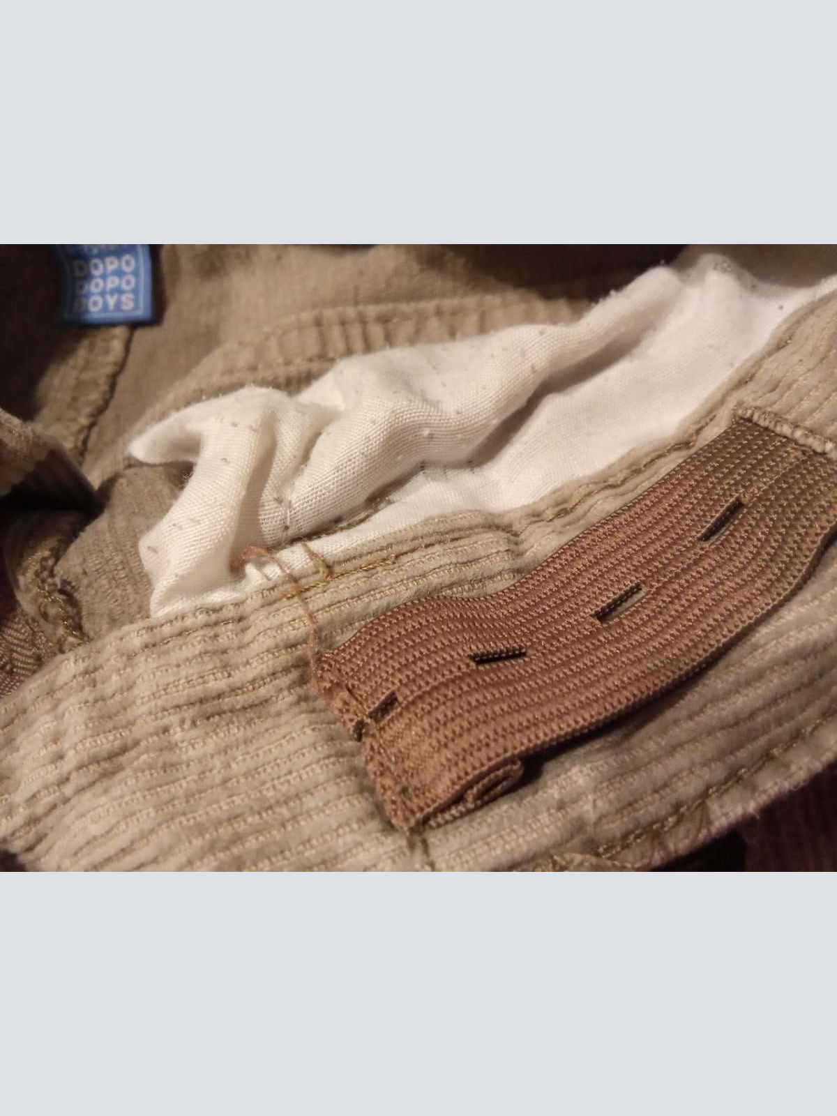 Sehr schöne Cord Hose von Dopodopo in gr. 122 abzugeben