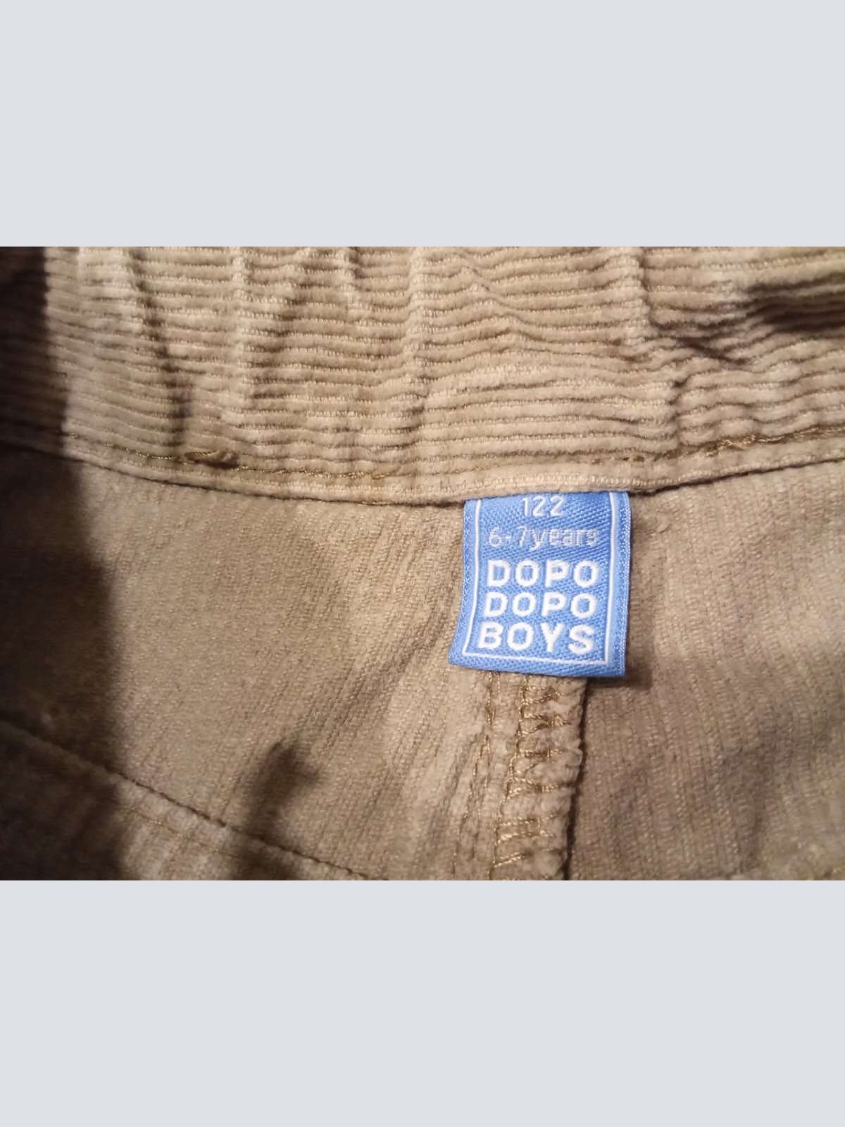 Sehr schöne Cord Hose von Dopodopo in gr. 122 abzugeben