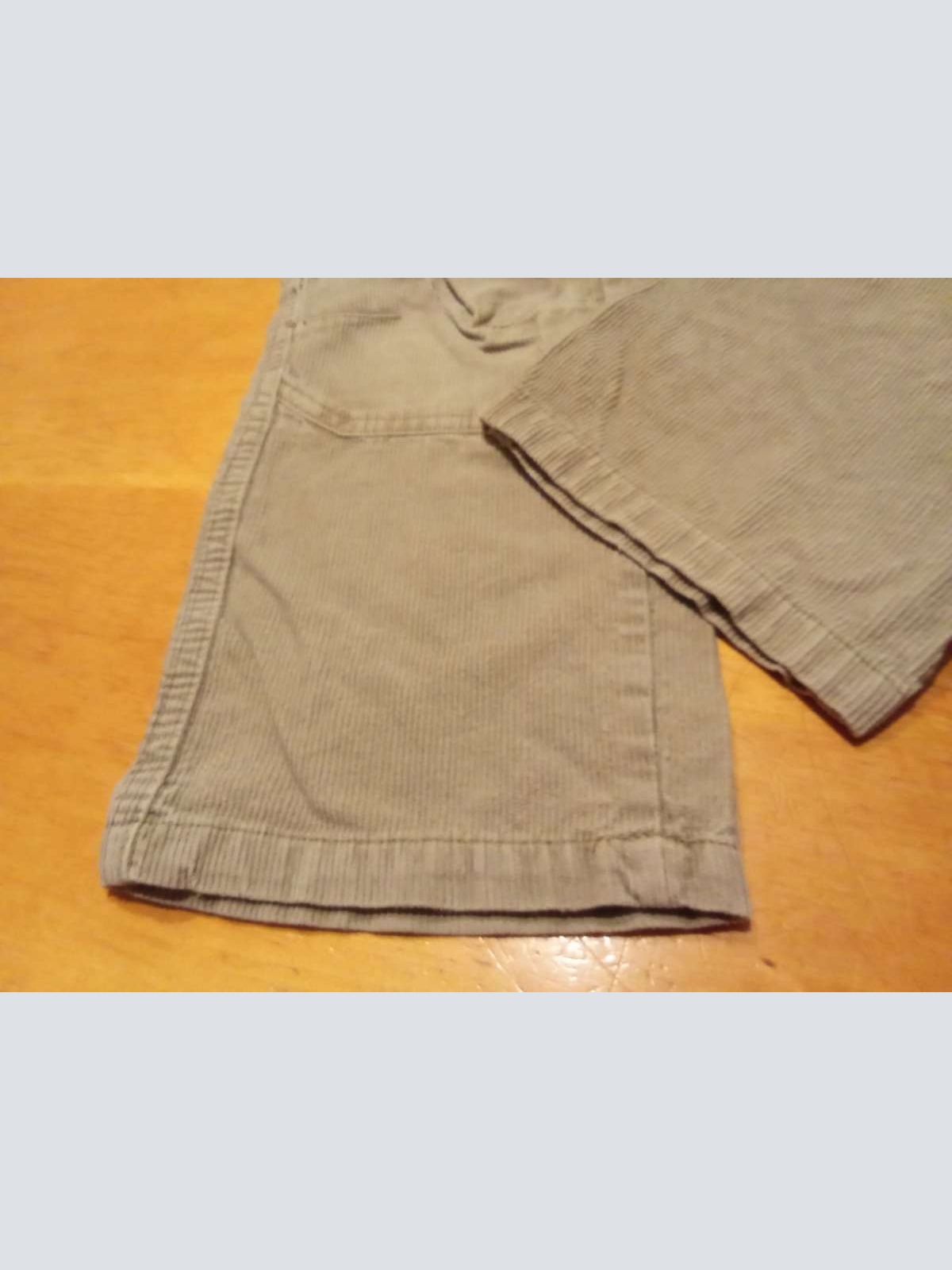 Sehr schöne Cord Hose von Dopodopo in gr. 122 abzugeben