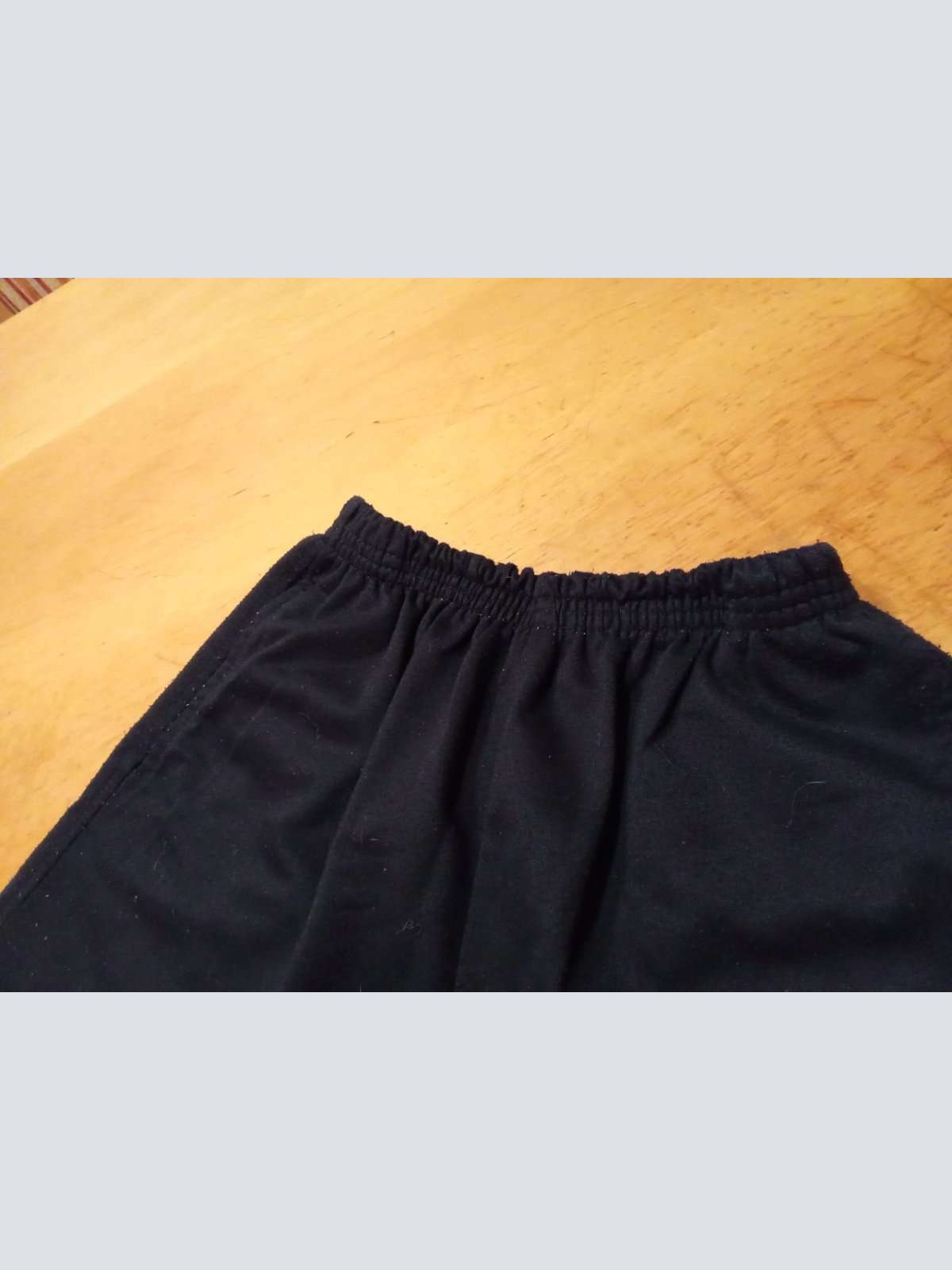 Kurze Hose in gr. 128 abzugeben