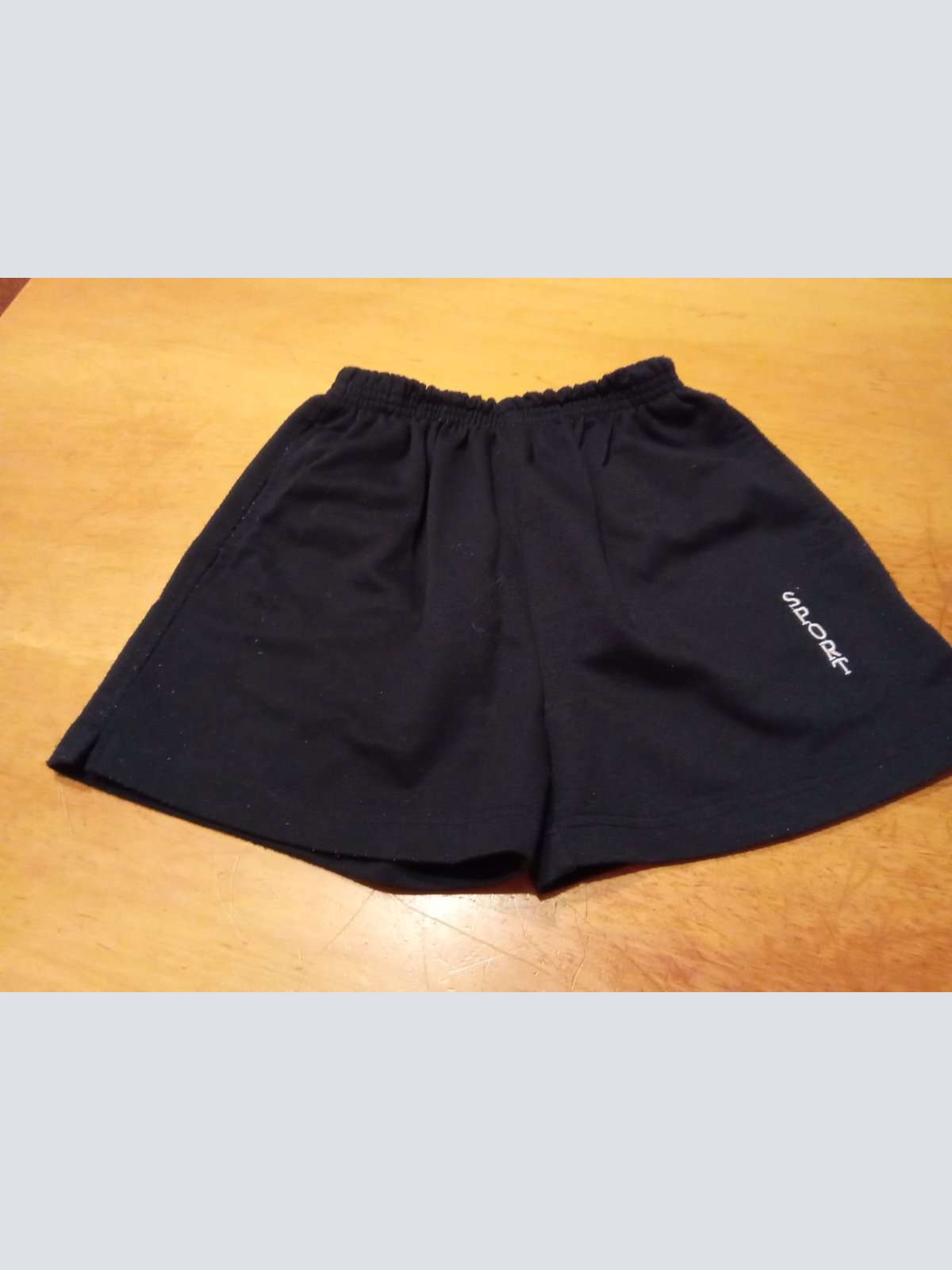 Kurze Hose in gr. 128 abzugeben