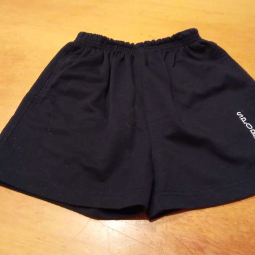 Kurze Hose in gr. 128 abzugeben