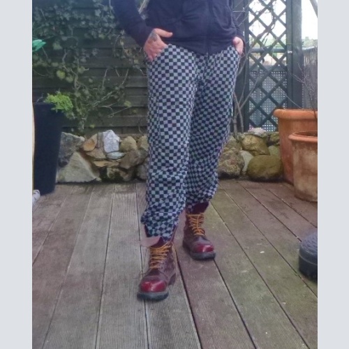 Sweat Cargo Hose schwarz/ grau kariert UNISEX!!