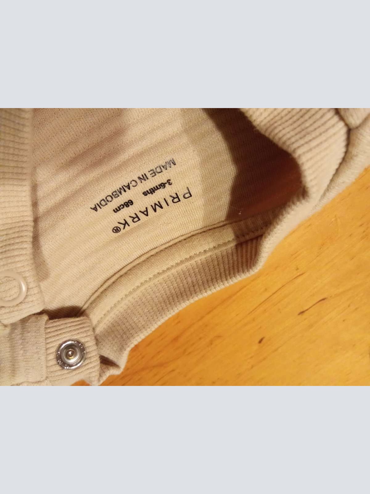 Sehr schöner Pullover in gr. 68 abzugeben.