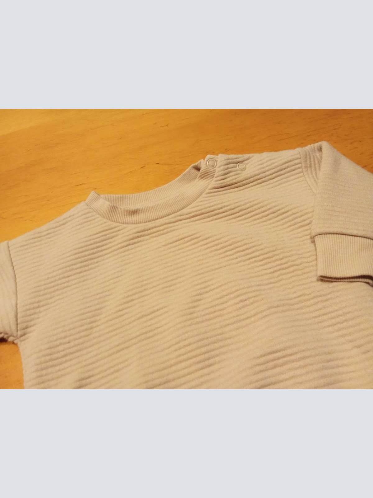 Sehr schöner Pullover in gr. 68 abzugeben.