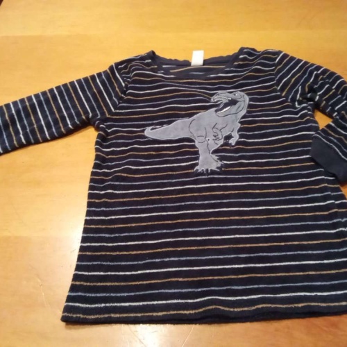 Sehr schöner dünner Pullover von Topolino in gr. 98 /104von abzugeben