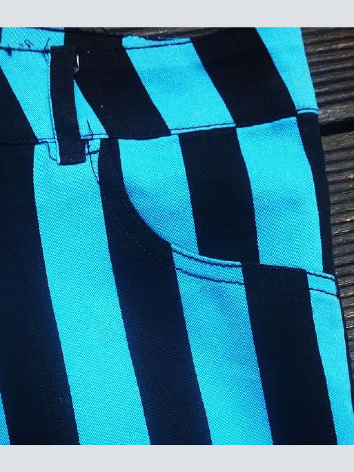 Jeans Punk/ Rock gestreifte aqua/ schwarz