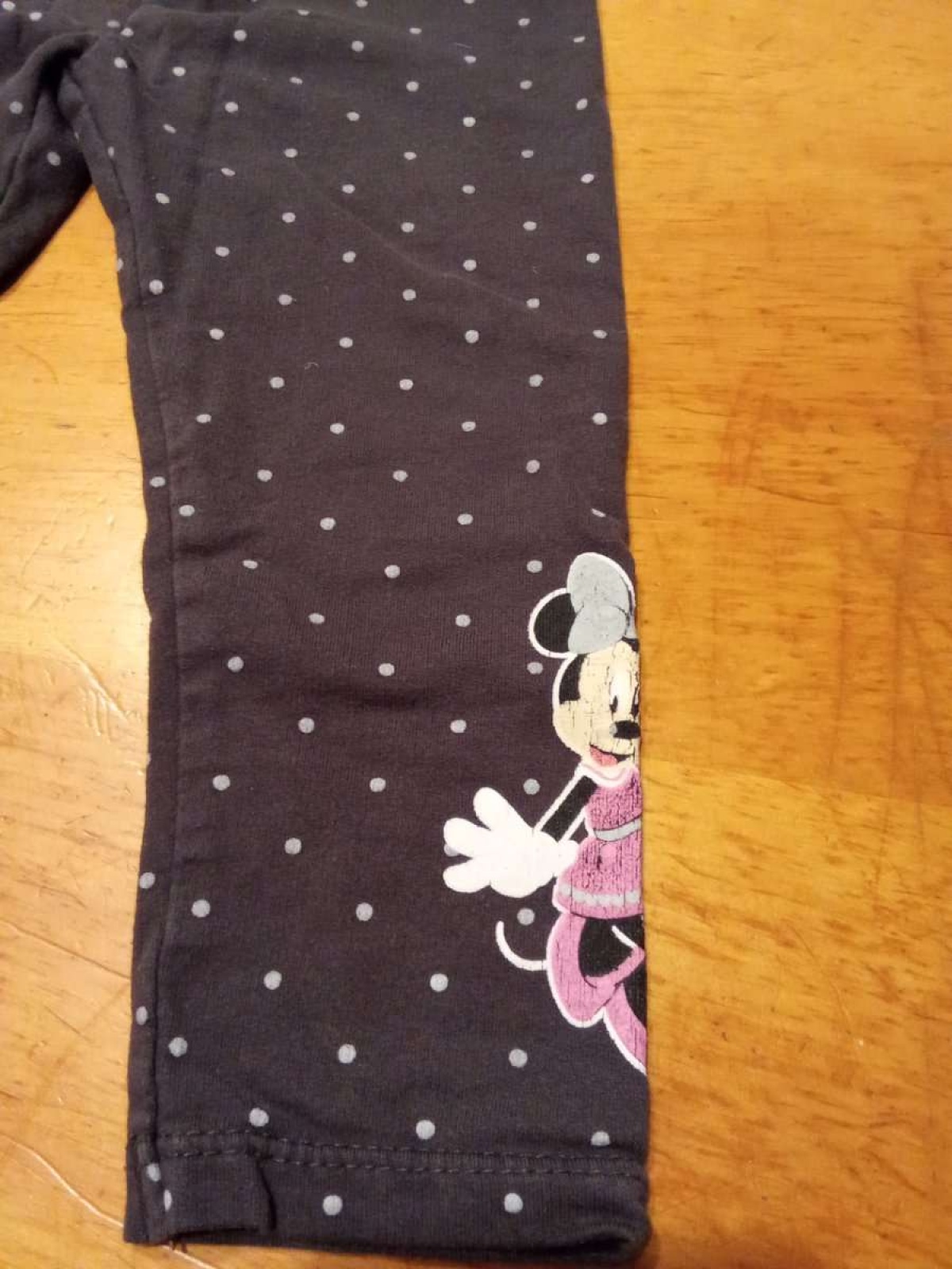Sehr schöne Minnie Mouse Hose von Disney in gr. 80 abzugeben.