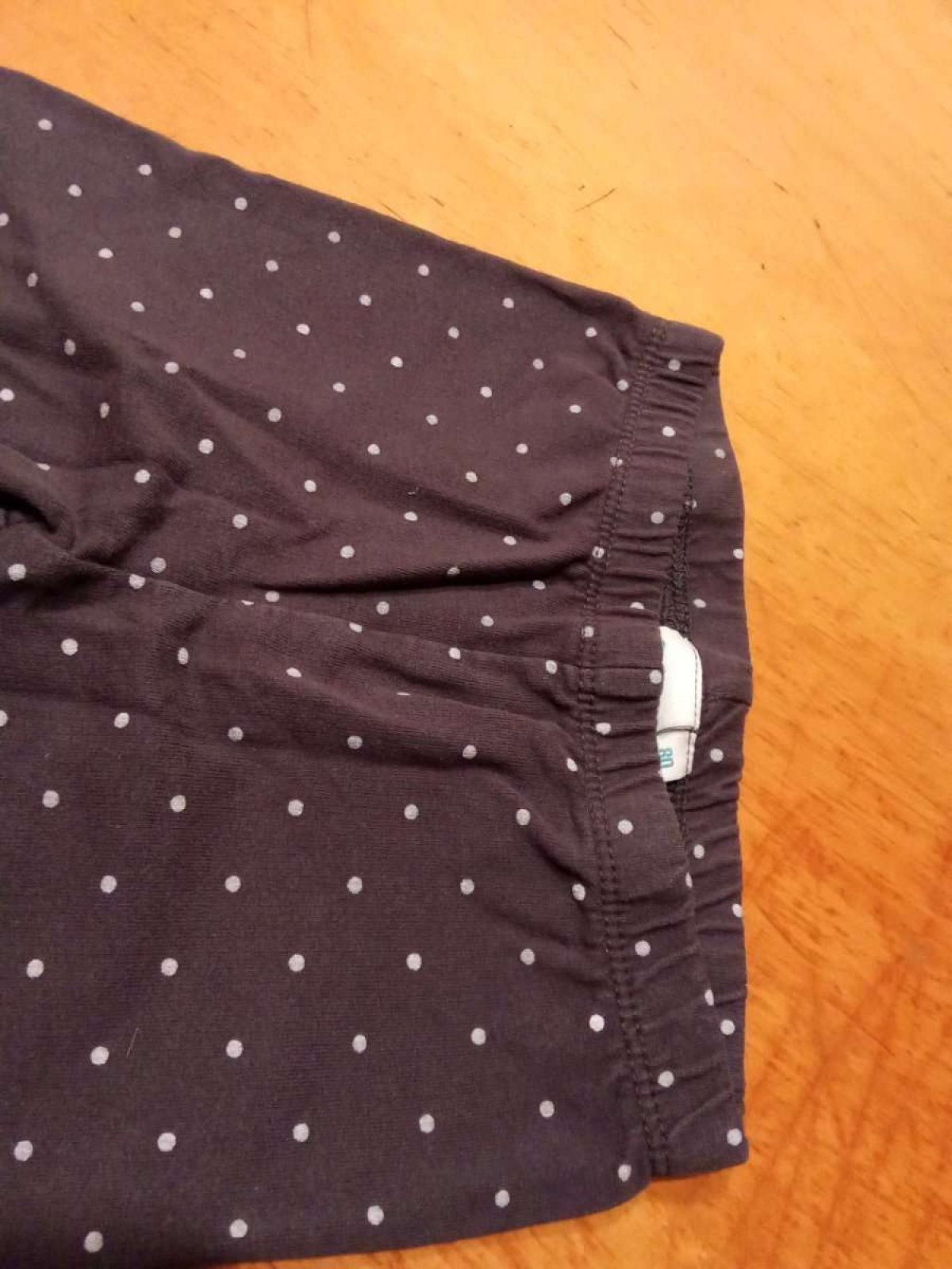 Sehr schöne Minnie Mouse Hose von Disney in gr. 80 abzugeben.