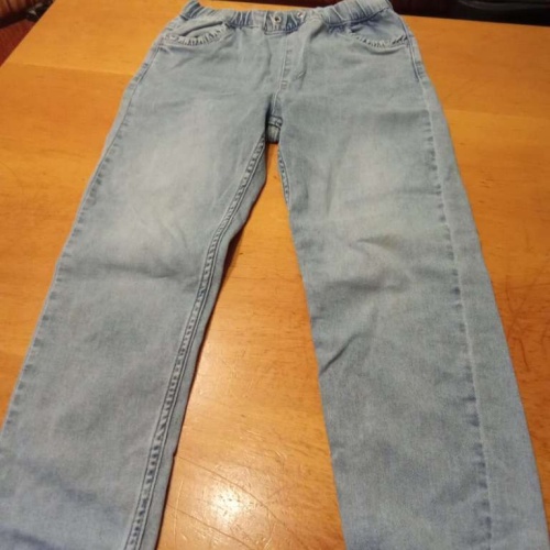 Sehr schöne Hose von C&A in gr. 74 abzugeben