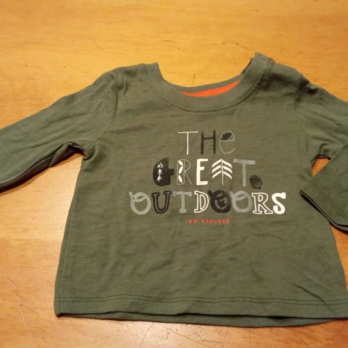 Sehr schönes Langarm Shirt in gr. 74 abzugeben.