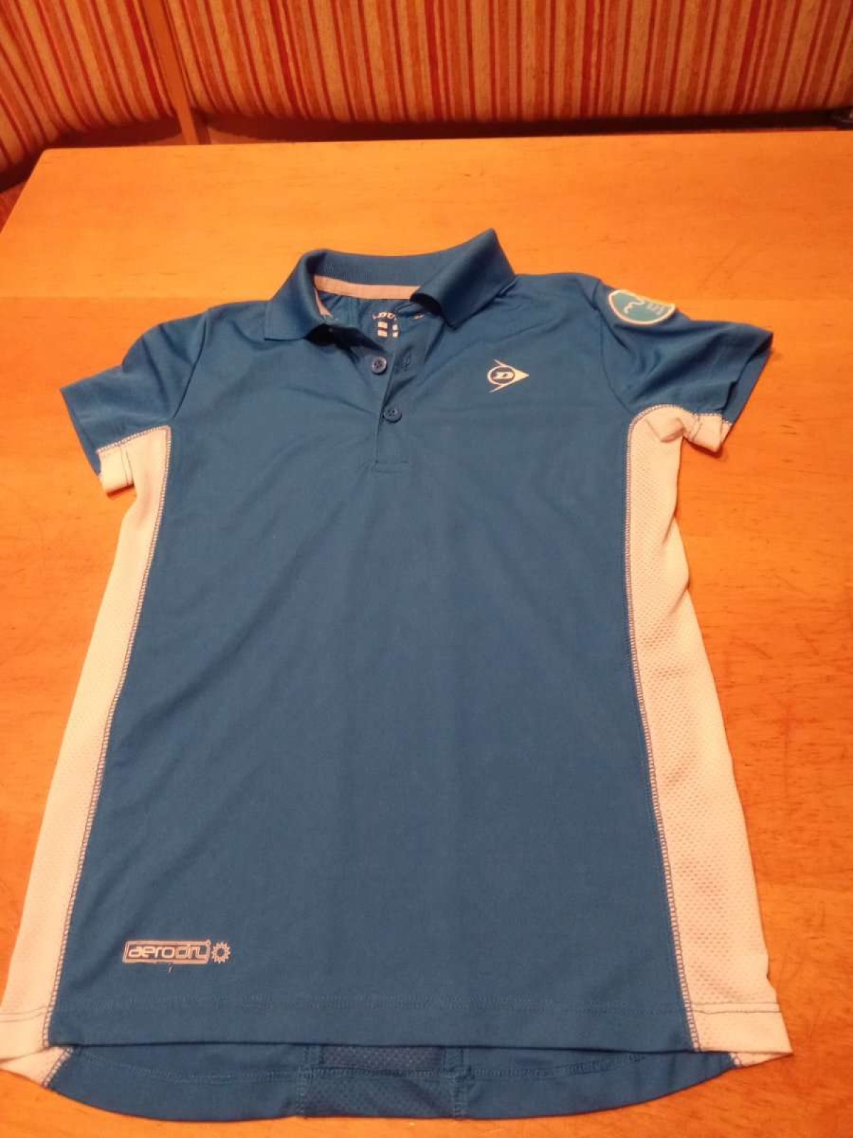 Sehr schönes Shirt von Dunlop in gr. 128 abzugeben.