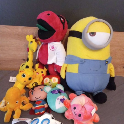 Sehr schönes Stofftier Set abzugeben, Minions, Pokémon und und und.