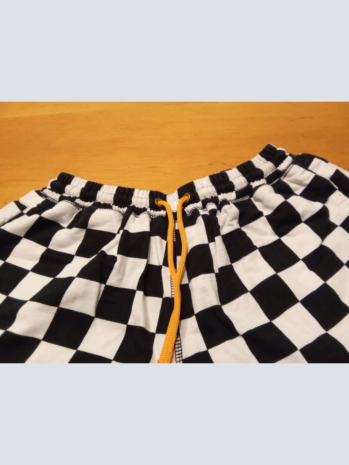 Sehr schöne kurze Hose von Cute Mistake in gr. S abzugeben.