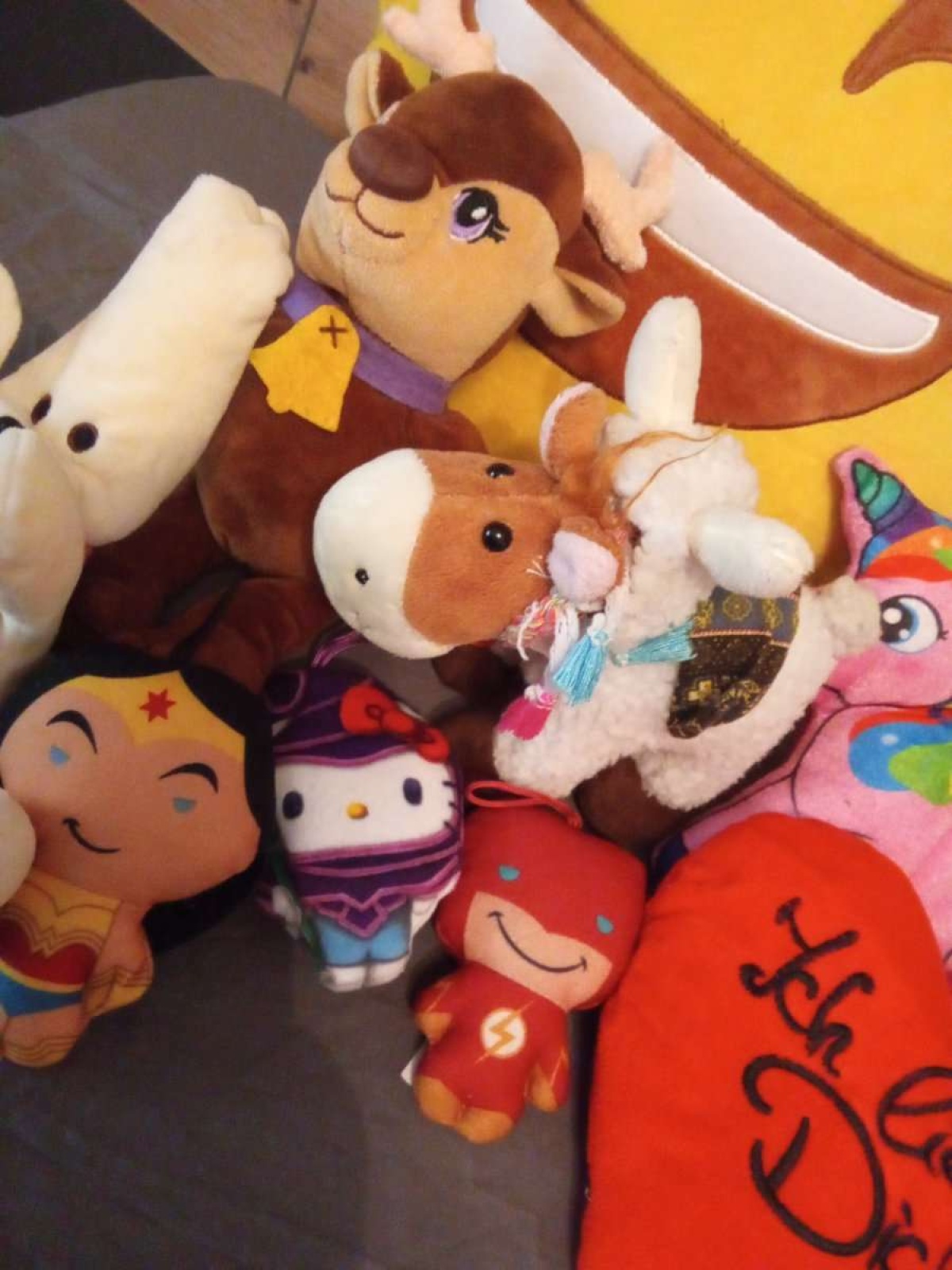 Sehr schönes großes Stofftier Set abzugeben.