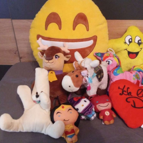 Sehr schönes großes Stofftier Set abzugeben.