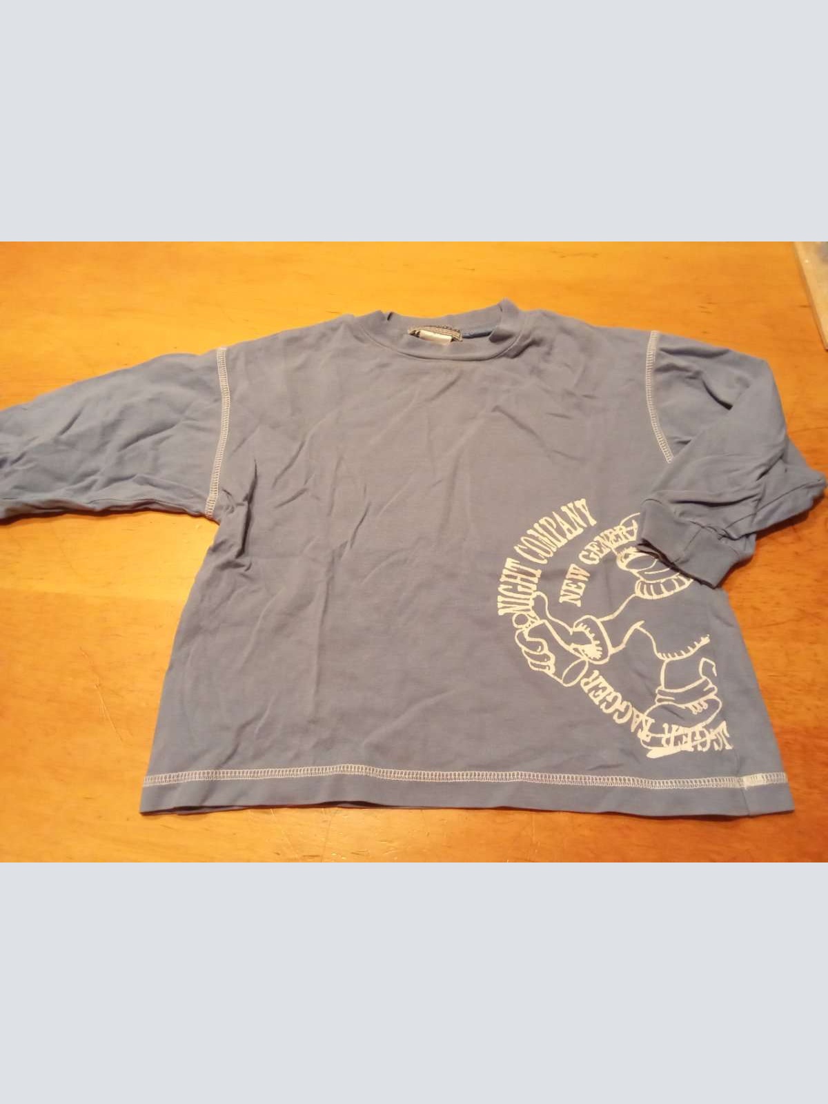 Sehr schönes Langarm Shirt von Night Company in gr. 110 abzugeben.