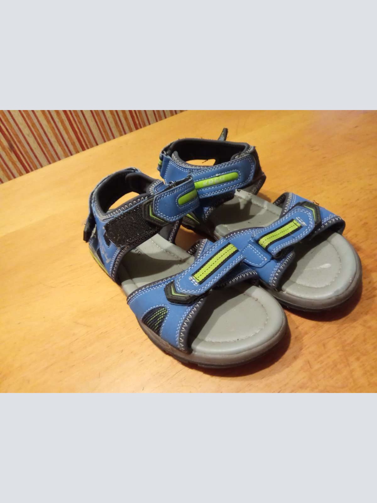 Sehr schöne Sandalen von Memphis in gr. 39 abzugeben.