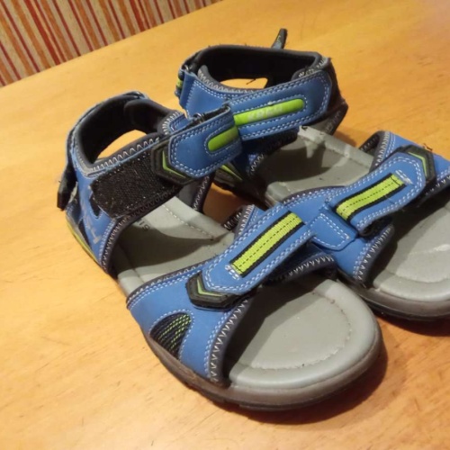 Sehr schöne Sandalen von Memphis in gr. 39 abzugeben.