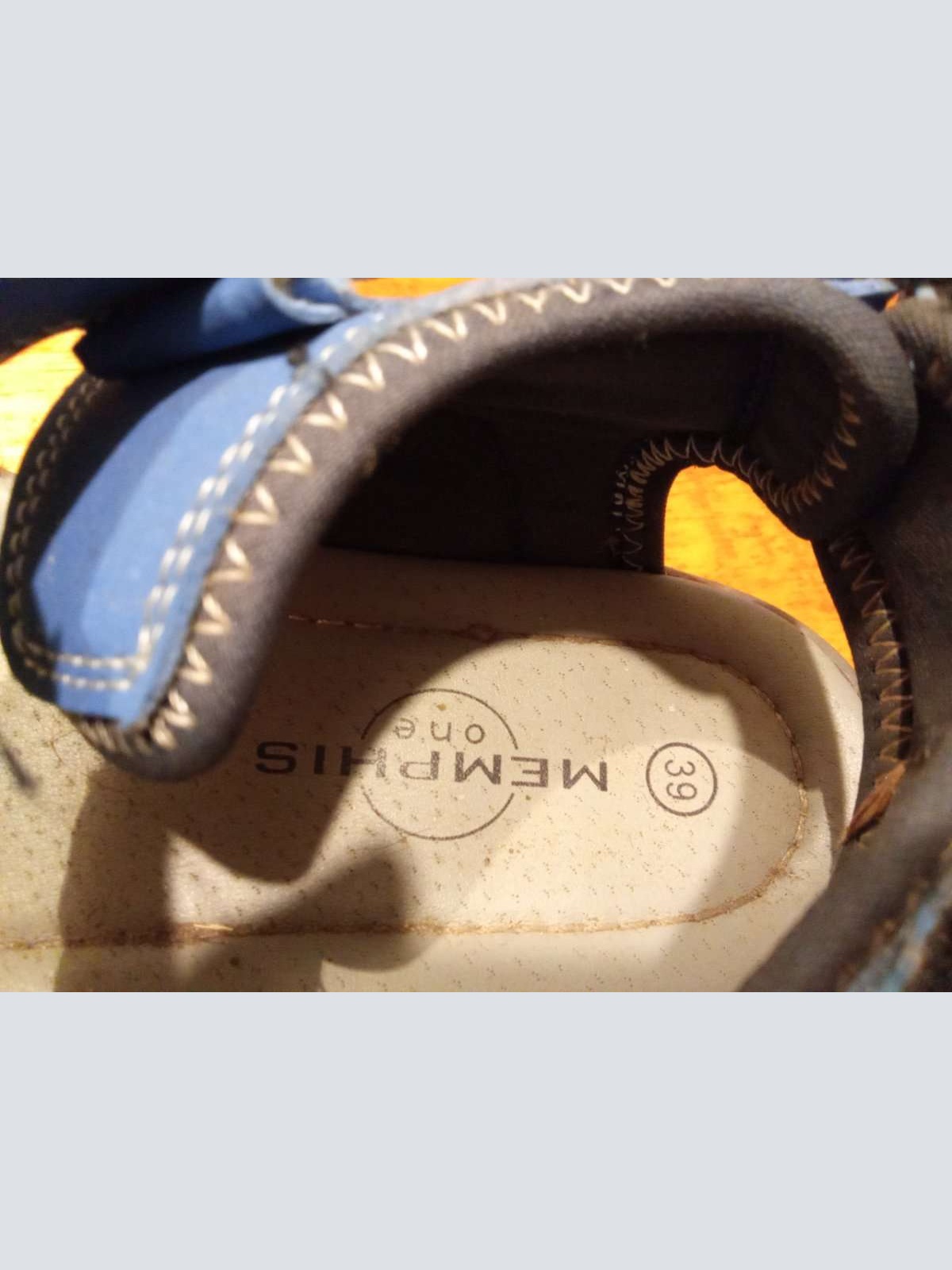 Sehr schöne Sandalen von Memphis in gr. 39 abzugeben.