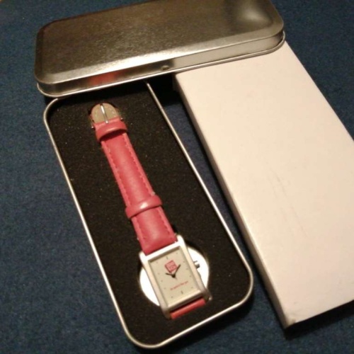 Sehr schöne neue Armbanduhr abzugeben