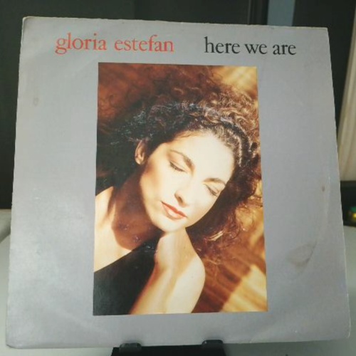 SINGLE / Gloria Estefan – Here We Are
