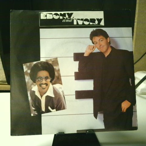 SINGLE / Paul McCartney – Ebony And Ivory