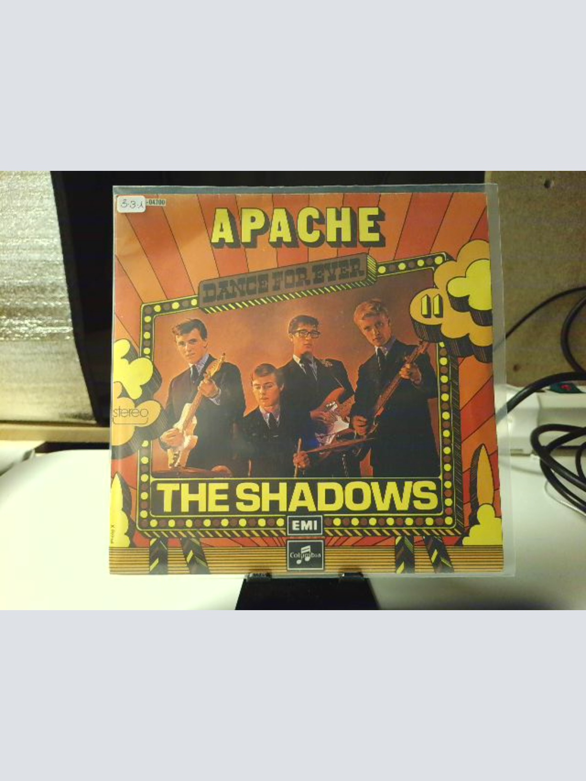 SINGLE / The Shadows – Apache