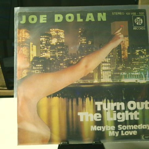 SINGLE / Joe Dolan – Turn Out The Light