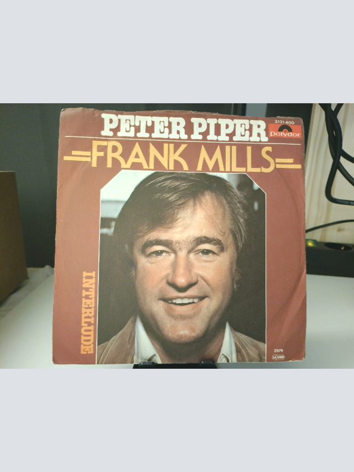 SINGLE / Frank Mills – Peter Piper