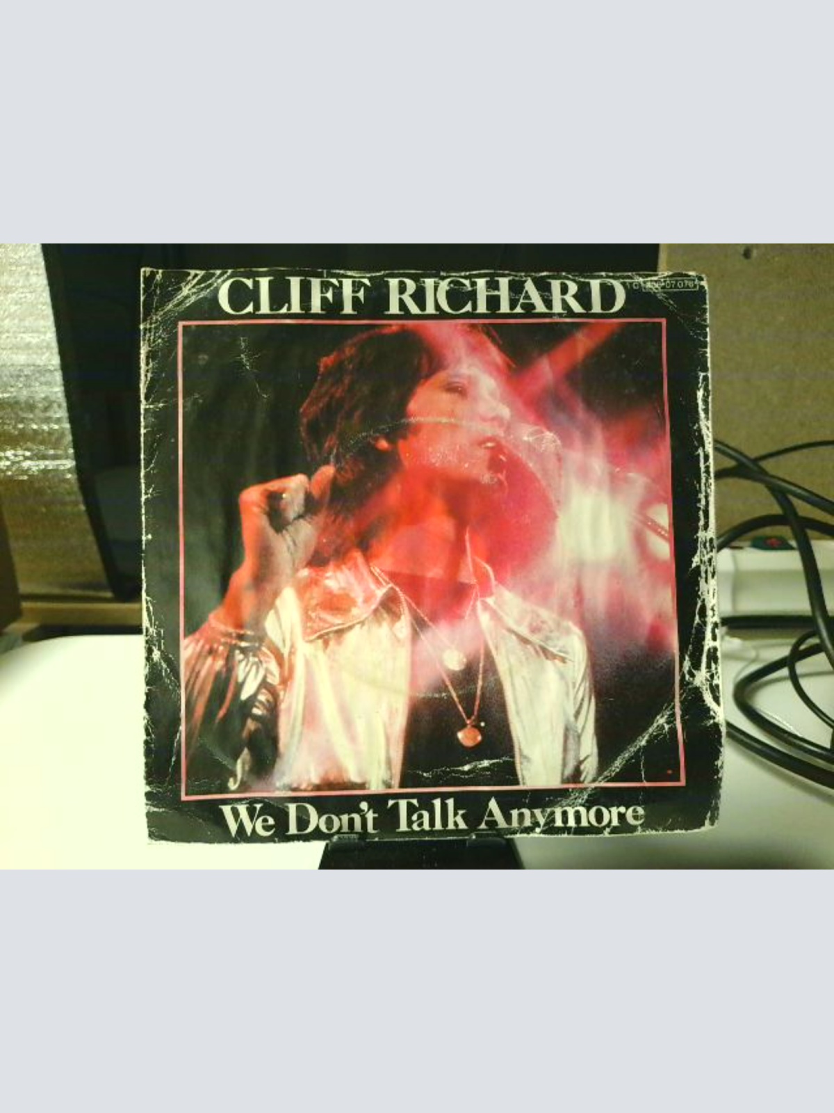 SINGLE / Cliff Richard – We Don't Talk Anymore