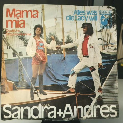 SINGLE / Sandra + Andres* – Mama Mia