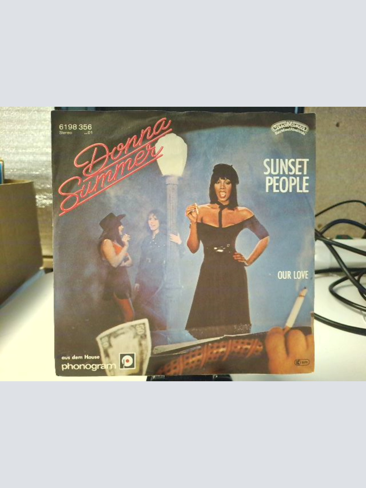 SINGLE / Donna Summer – Sunset People