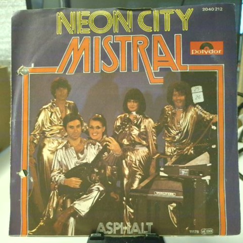 SINGLE / Mistral (2) – Neon City