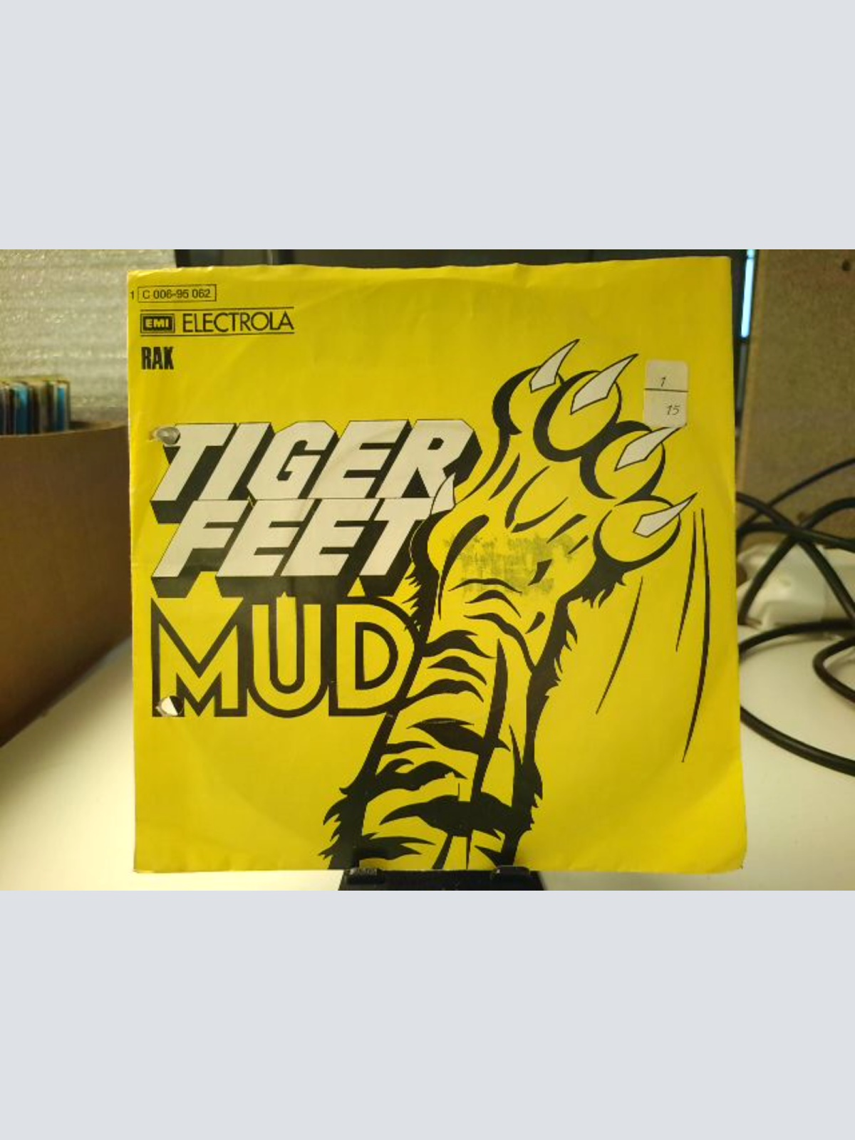 SINGLE / Mud – Tiger Feet