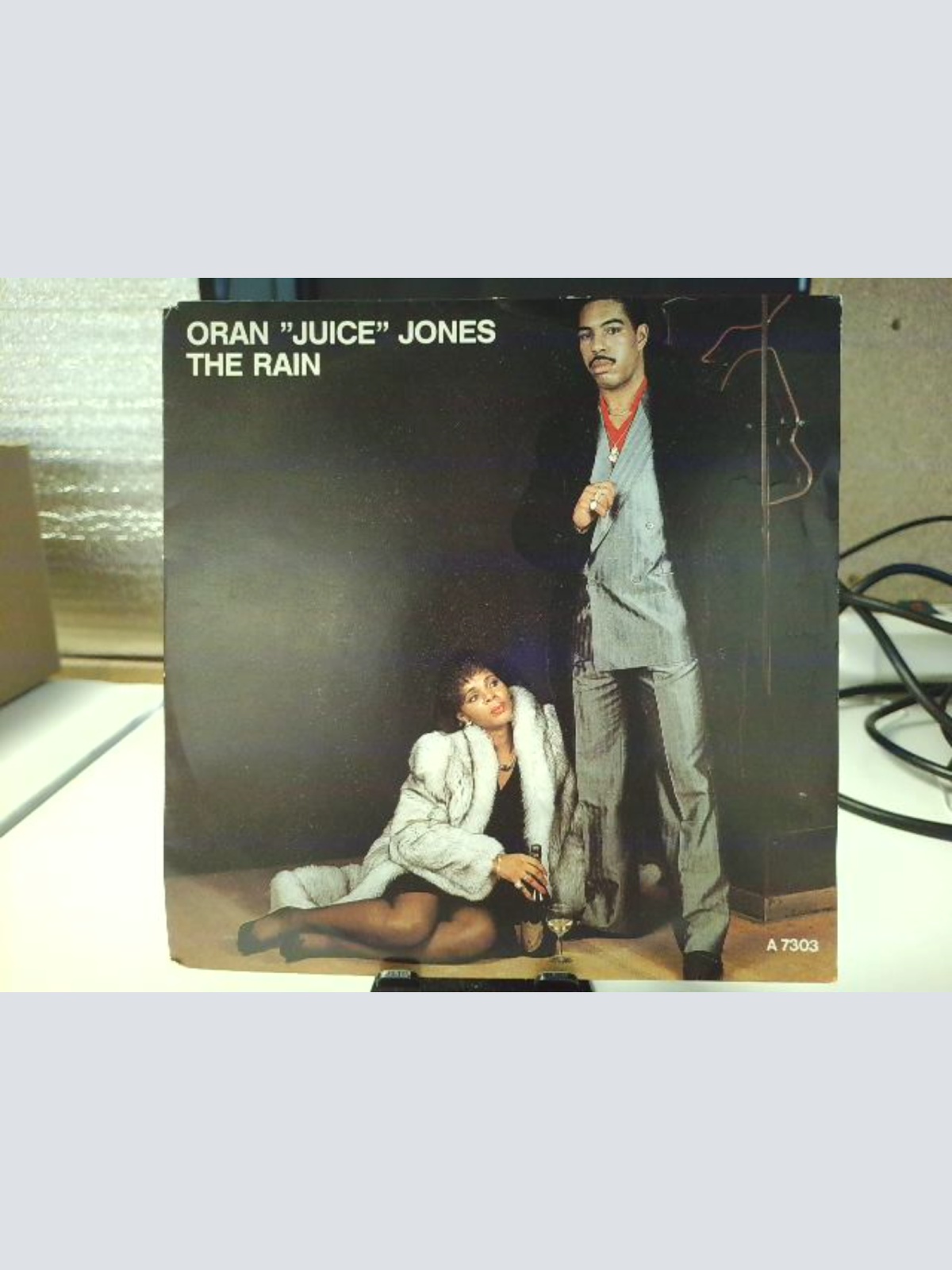 SINGLE / Oran "Juice" Jones* – The Rain