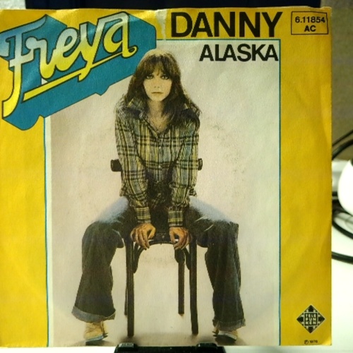 SINGLE / Freya* – Danny / Alaska