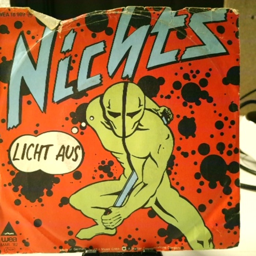 SINGLE / Nichts – Licht Aus