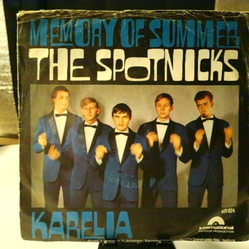 SINGLE / The Spotnicks – Memory Of Summer / Karelia