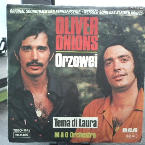 SINGLE / Oliver Onions / M & G Orchestra* – Orzowei / Tema Di Lara
