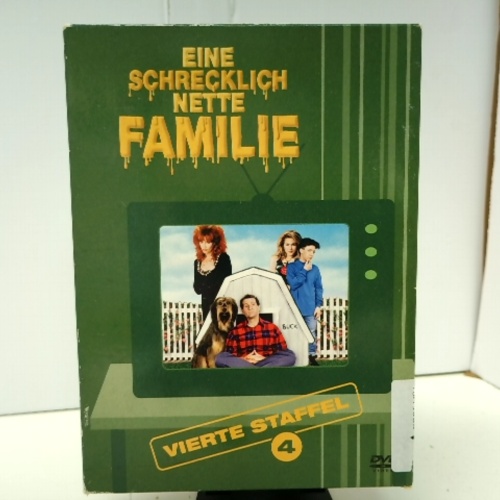DVD / Eine schrecklich nette Familie - Vierte Staffel (3 DVDs)