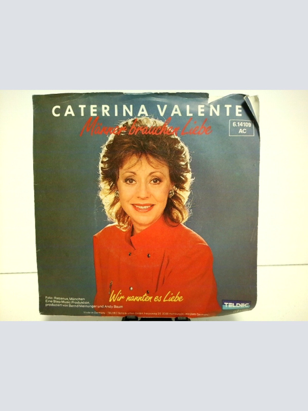 SINGLE / Caterina Valente – Männer Brauchen Liebe