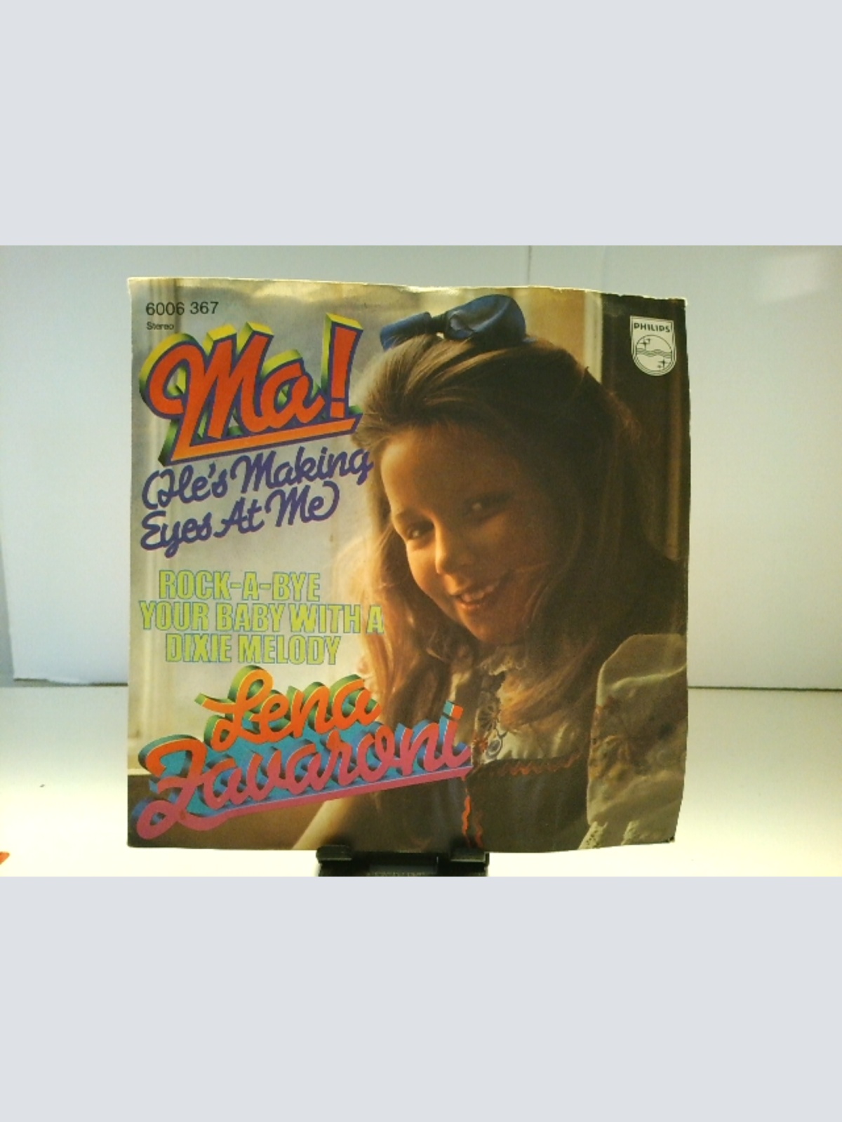 SINGLE / Lena Zavaroni – Ma! (He's Making Eyes At Me)
