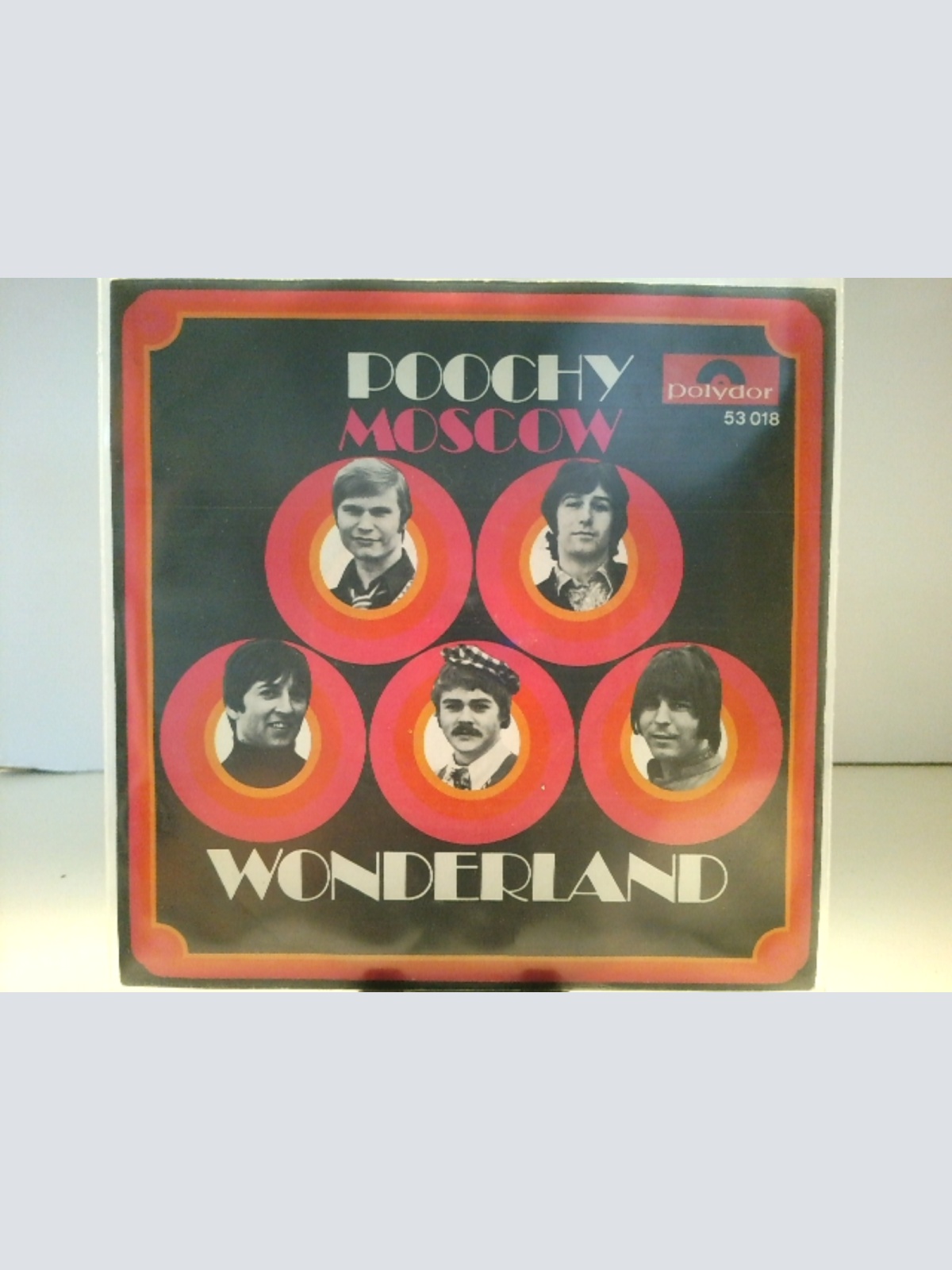 SINGLE / Wonderland (8) – Poochy / Moscow