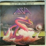 SINGLE / Asia (2) – Heat Of The Moment