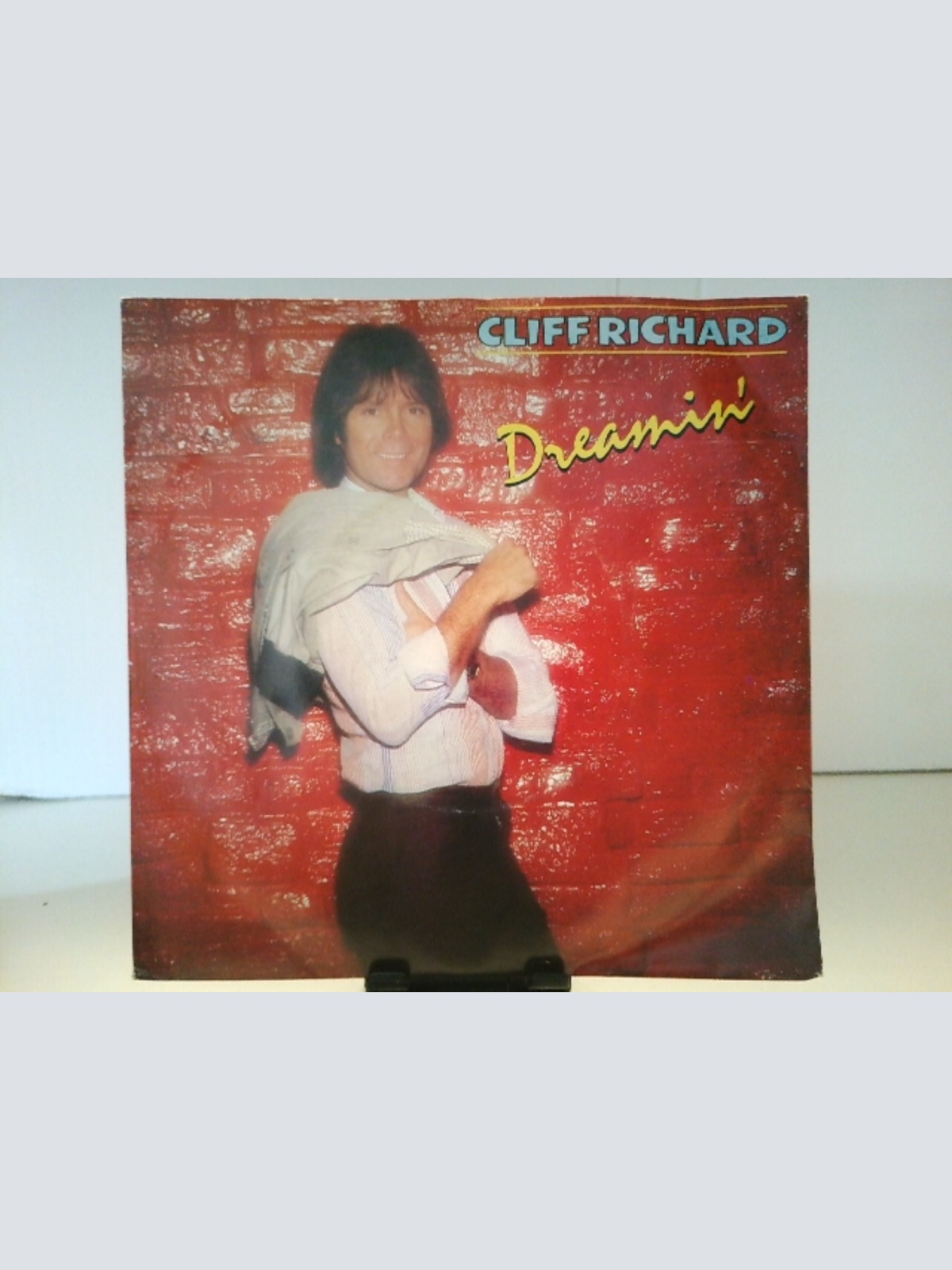 SINGLE / Cliff Richard – Dreamin'
