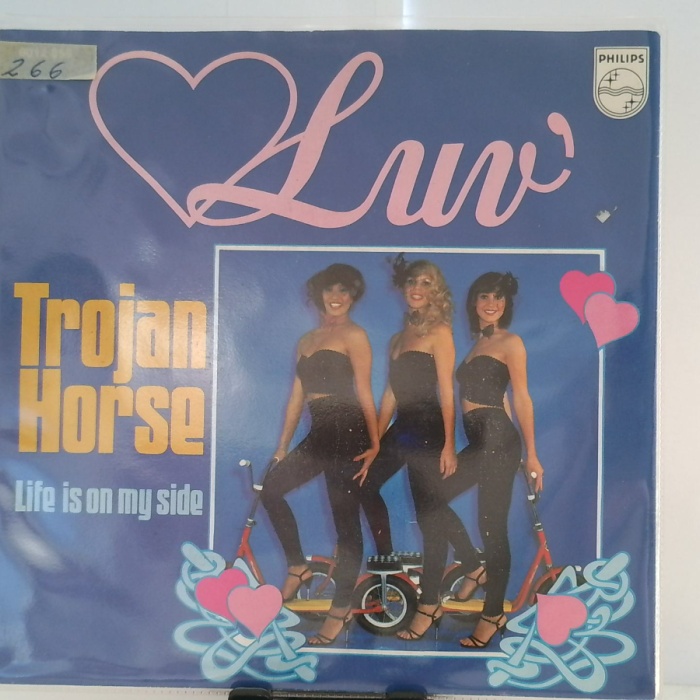 SINGLE / Luv' – Trojan Horse